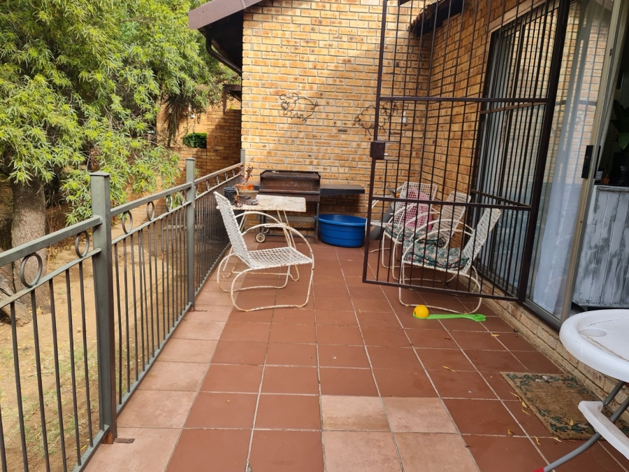 3 Bedroom Property for Sale in Safari Gardens North West